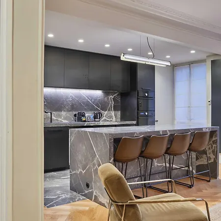 Magnificent - 3br- 8p - Batignolles Apartment